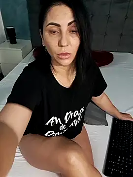 Snapshot of charrlote_love chatting on May 7, 2026, 2:11 pm charrlote love online show from May 7, 2026, 2:11 pm