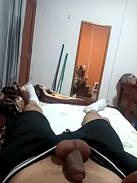 Lubraes online show from October 31, 2025, 3:51 am