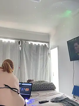 Patriciamoura69 online show from January 13, 2025, 3:26 pm