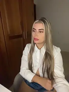 Miss valeriaa online show from May 4, 2026, 11:45 pm