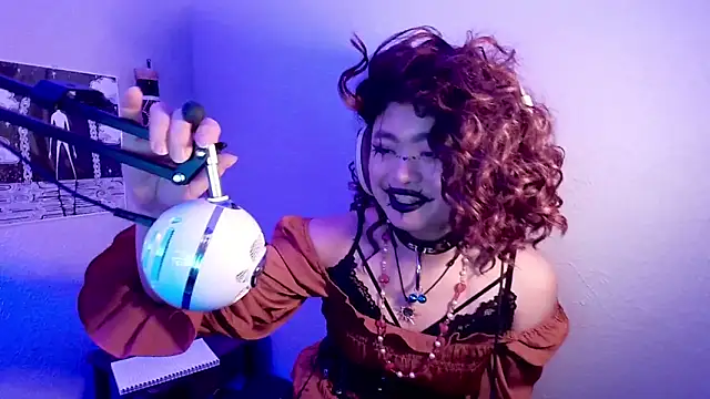 Snapshot of Azazelgains chatting on March 14, 2025, 4:43 am Azazelgains online show from March 14, 2025, 4:43 am