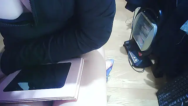 cindy01113520 online show from January 30, 2025, 12:50 am