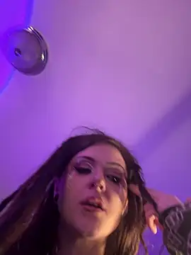 Snapshot of BlaizeyBBy chatting on December 13, 2024, 12:28 pm BlaizeyBBy online show from December 13, 2024, 12:28 pm