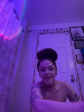 Snapshot of BlaizeyBBy chatting on March 13, 2025, 12:56 pm BlaizeyBBy online show from March 13, 2025, 12:56 pm