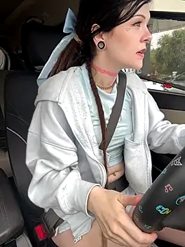 Snapshot of BlaizeyBBy chatting on September 10, 2025, 10:43 pm BlaizeyBBy online show from September 10, 2025, 10:43 pm