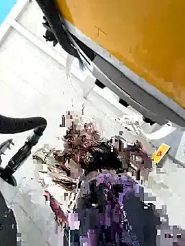 Snapshot of BlaizeyBBy chatting on September 30, 2025, 10:59 pm BlaizeyBBy online show from September 30, 2025, 10:59 pm