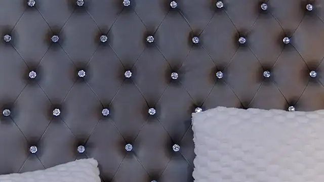 IsabelleEthan online show from February 10, 2025, 12:29 pm