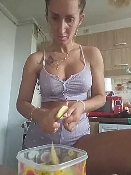 IsabelleEthan online show from June 14, 2026, 10:17 am