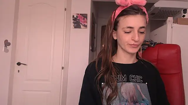 simyhvn online show from March 23, 2026, 5:11 am