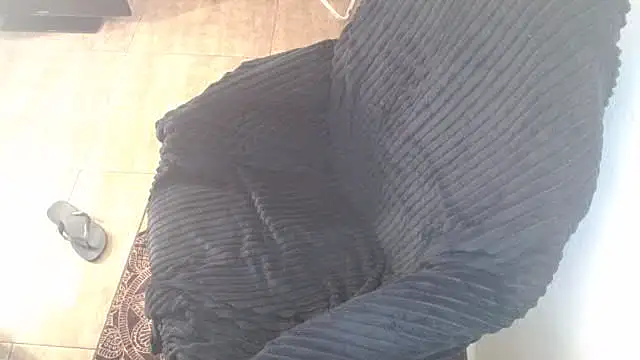 Snapshot of Lora-K chatting on September 30, 2025, 10:20 am Lora-K online show from September 30, 2025, 10:20 am