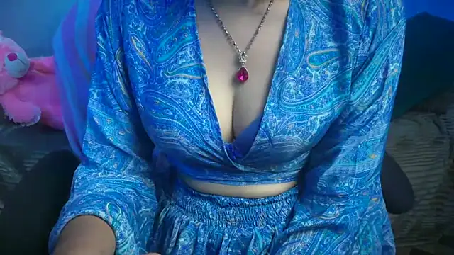 Queen Angelena online show from May 3, 2026, 5:24 am