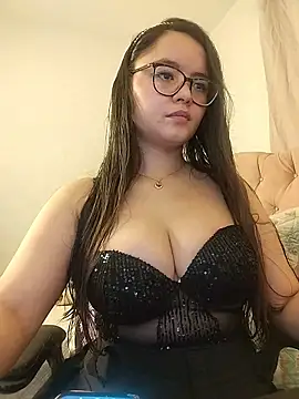 Snapshot of dannaparker chatting on December 21, 2025, 2:08 am dannaparker online show from December 21, 2025, 2:08 am