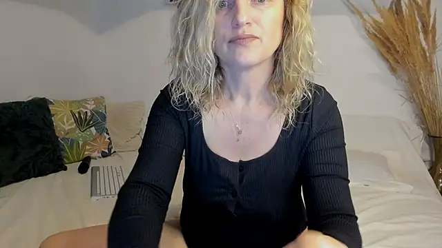 Snapshot of Jadore_able chatting on March 1, 2026, 3:08 am Jadore able online show from March 1, 2026, 3:08 am