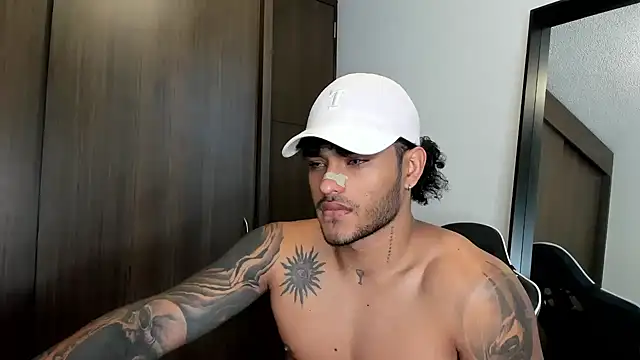 Alessandro Vanni online show from December 22, 2024, 3:11 pm