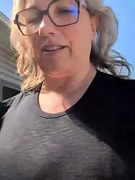 Canadian BBW online show from April 30, 2026, 9:30 pm