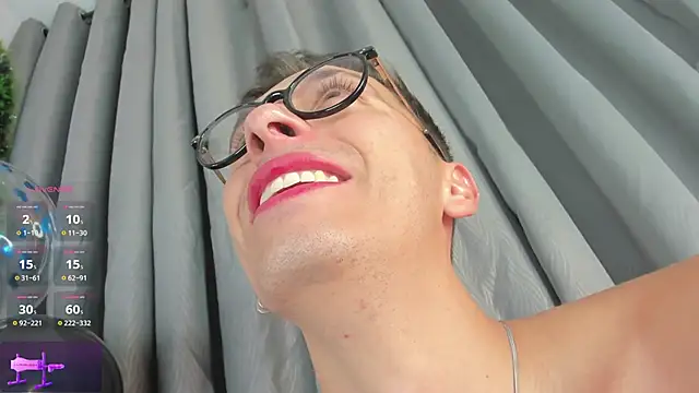 Thiago jones online show from December 3, 2025, 1:13 am