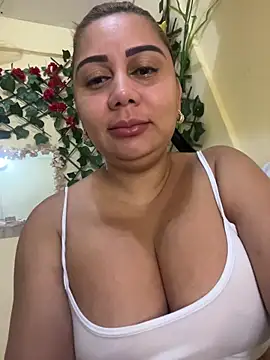 Snapshot of maymercy chatting on October 27, 2025, 11:47 am maymercy online show from October 27, 2025, 11:47 am