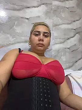 Snapshot of maymercy chatting on November 30, 2025, 8:02 pm maymercy online show from November 30, 2025, 8:02 pm