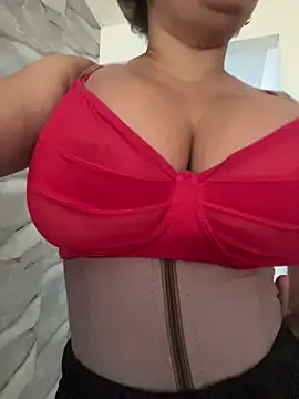 Snapshot of maymercy chatting on December 20, 2025, 9:33 pm maymercy online show from December 20, 2025, 9:33 pm