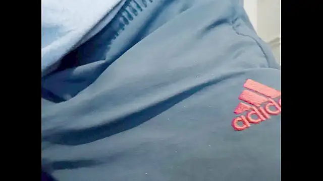 Snapshot of hairyuncut00 chatting on October 2, 2025, 5:09 pm hairyuncut00 online show from October 2, 2025, 5:09 pm