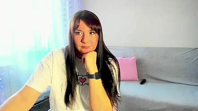 Snapshot of viki_love77 chatting on April 9, 2026, 3:39 am viki love77 online show from April 9, 2026, 3:39 am