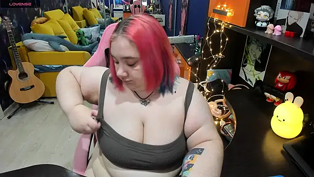 Softie Sofy online show from February 7, 2025, 2:40 am