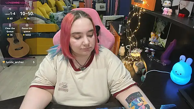 Softie Sofy online show from February 28, 2025, 7:26 am