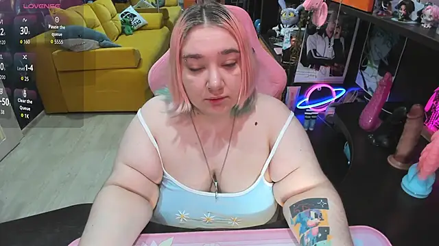 Softie Sofy online show from June 2, 2026, 4:14 am