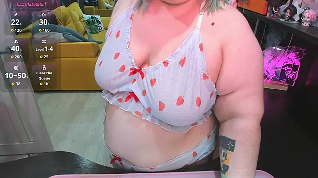 Softie Sofy online show from June 17, 2026, 2:03 am