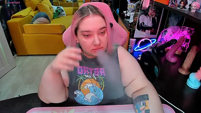 Softie Sofy online show from June 23, 2026, 3:04 am