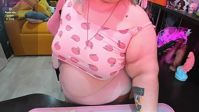 Softie Sofy online show from June 24, 2026, 2:21 am