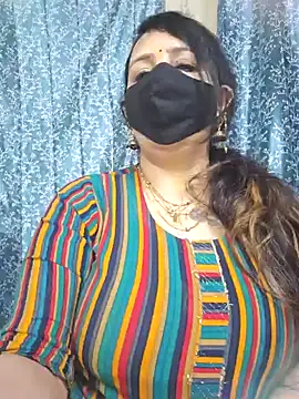 cute-tanvi online show from January 22, 2025, 1:42 am
