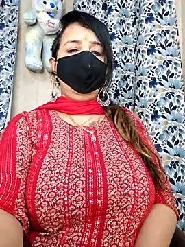 cute-tanvi online show from February 11, 2026, 1:10 am