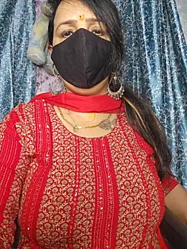 cute-tanvi online show from May 3, 2026, 11:55 pm