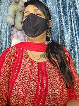 cute-tanvi online show from May 4, 2026, 12:01 pm