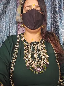 cute-tanvi online show from May 6, 2026, 12:52 am