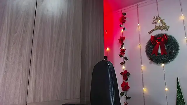 Kenisha Sweet online show from December 11, 2024, 4:28 am