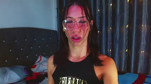 Kenisha Sweet online show from February 15, 2026, 6:10 am