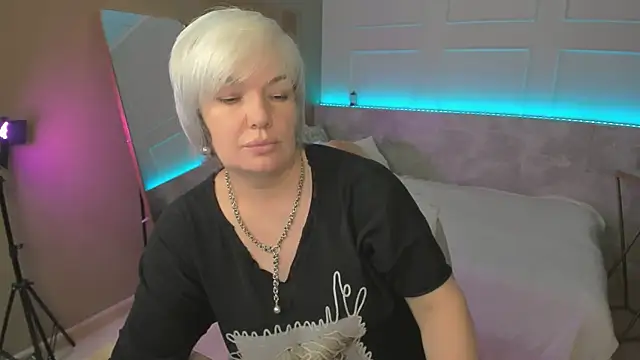 CarmenSoft online show from June 2, 2026, 8:55 pm