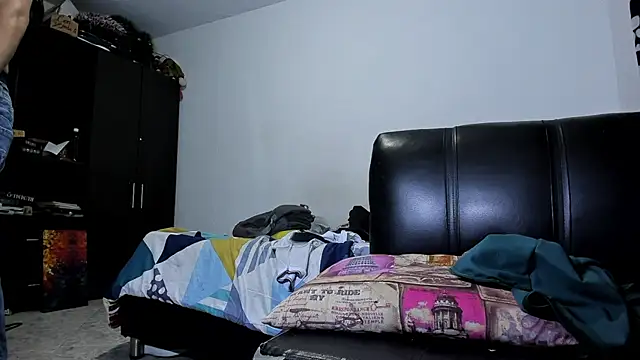 Snapshot of ares_sexxx chatting on October 16, 2025, 2:12 am ares sexxx online show from October 16, 2025, 2:12 am