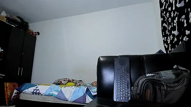 Snapshot of ares_sexxx chatting on October 22, 2025, 8:30 pm ares sexxx online show from October 22, 2025, 8:30 pm