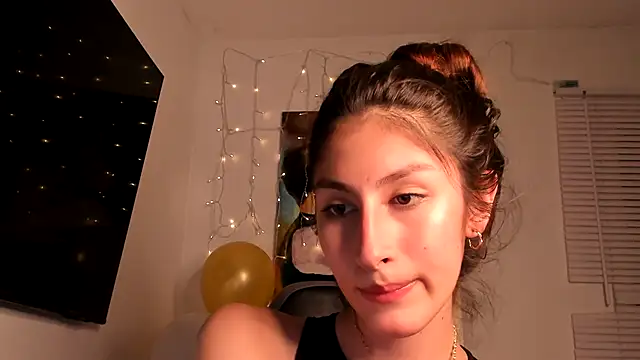 valeria gonzales  online show from December 19, 2024, 12:13 am
