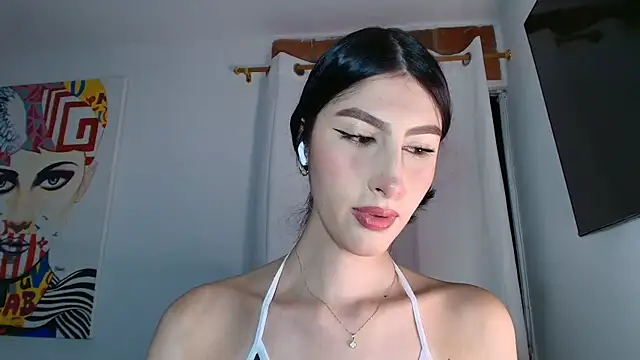 valeria gonzales  online show from May 6, 2026, 11:54 pm