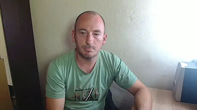 Snapshot of Johan___Barker chatting on October 27, 2025, 12:42 pm Johan   Barker online show from October 27, 2025, 12:42 pm