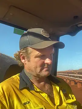 neeko 69 online show from April 4, 2026, 12:20 am