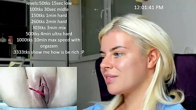 queenofthenighttt online show from October 31, 2025, 11:00 am