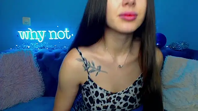 ViollinaLove online show from December 21, 2024, 5:47 am