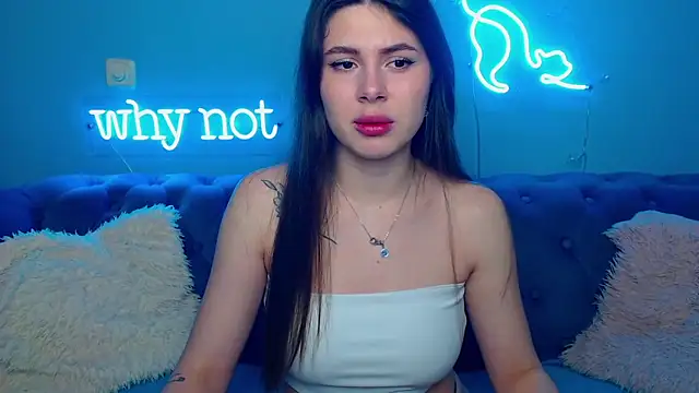 Snapshot of ViollinaLove chatting on March 1, 2026, 5:42 am ViollinaLove online show from March 1, 2026, 5:42 am