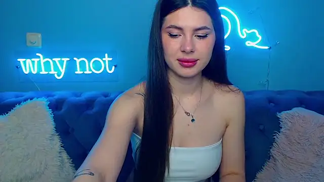 Snapshot of ViollinaLove chatting on March 7, 2026, 5:48 am ViollinaLove online show from March 7, 2026, 5:48 am