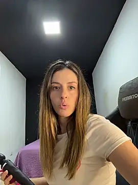 Snapshot of waspy chatting on October 13, 2025, 12:54 am waspy online show from October 13, 2025, 12:54 am